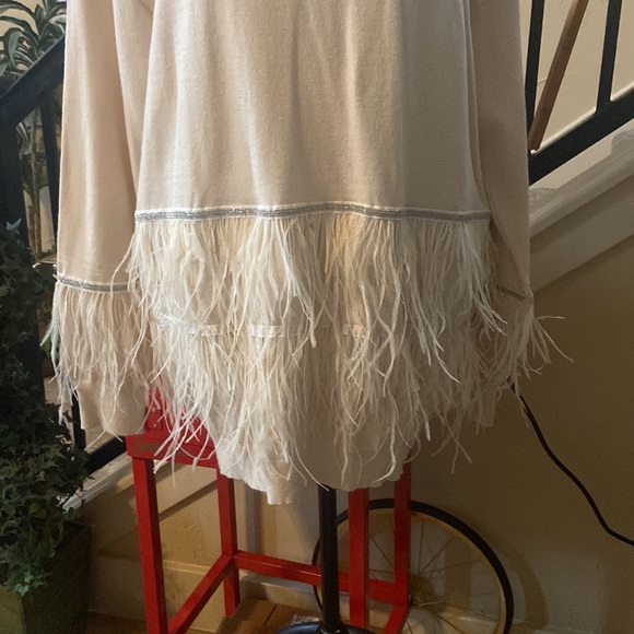 Beautiful Joh Cashmere sweater with layered feathers. Size M. - Picture 2 of 10